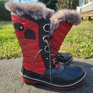 Sorel brand new never worn size 7 boots